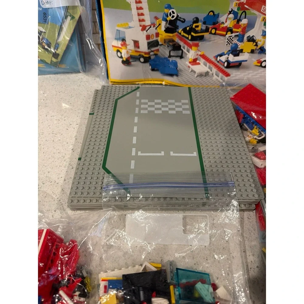 Vintage LEGO 6395 Victory Lap Raceway 1988 Town Shell Race Track Box Instruction